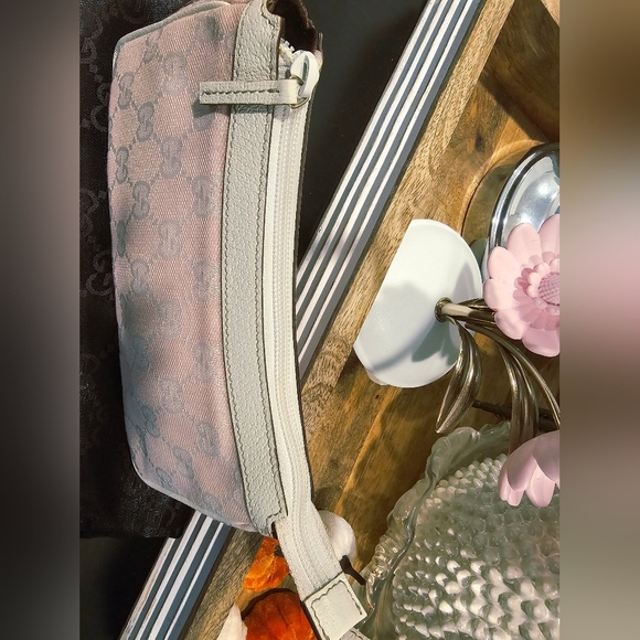Gucci Monogram  Pochette Pink and Cream Shoulder Bag - Picture 5 of 15